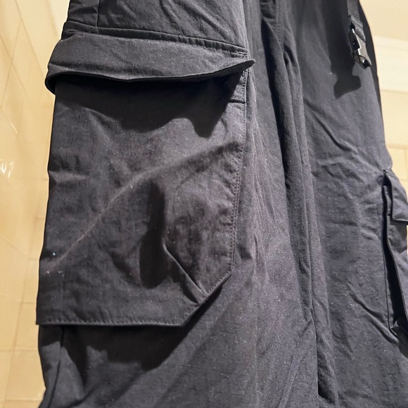 Women’s Medium Adidas Cargo Pants - Picture 10 of 16